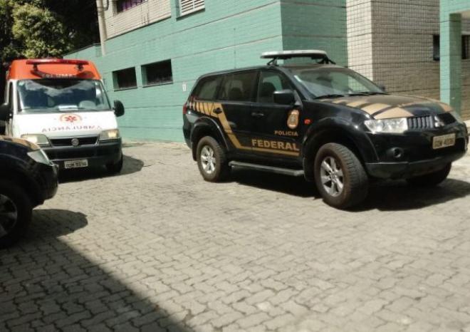 Paulo Guimarães e Emílio Fróis estão nesse momento fazendo exame corpo de delito no HM