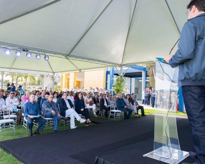 O evento de inauguração reuniu representantes de empresas, municípios e entidades da região, além de profissionais do HMC
