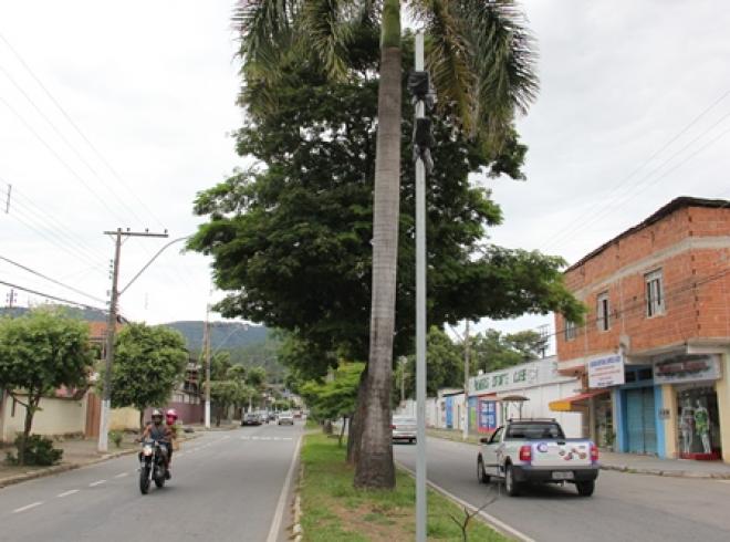 Donos de veículos que quitaram multas aplicadas pelos radares no ano anterior enfrentam dificuldades para ter a multa baixada 