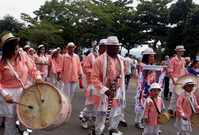 A participação da Guarda de Moçambique de Timóteo conta com o apoio cultural da Cemig e Prefeitura de Timóteo