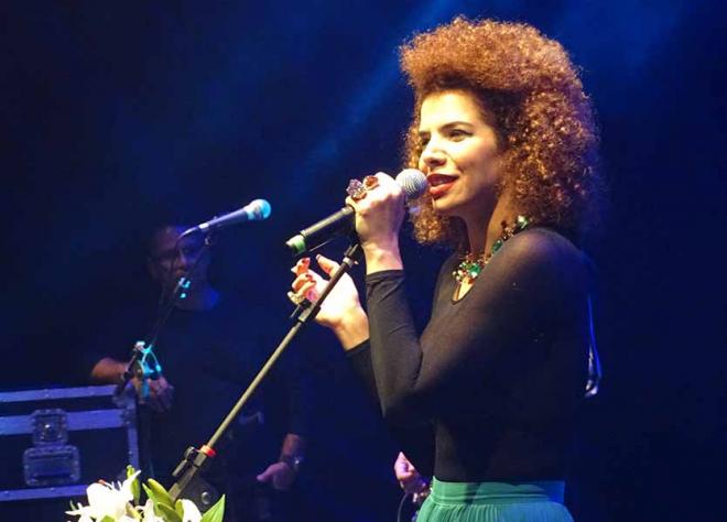 Vanessa da Mata embalou uma das noites no fim de semana