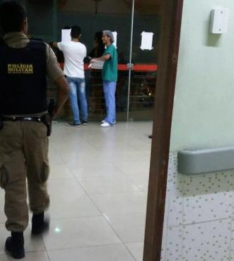 Na madrugada, um médico chamou a Polícia Militar dado o clima tenso criado no local 