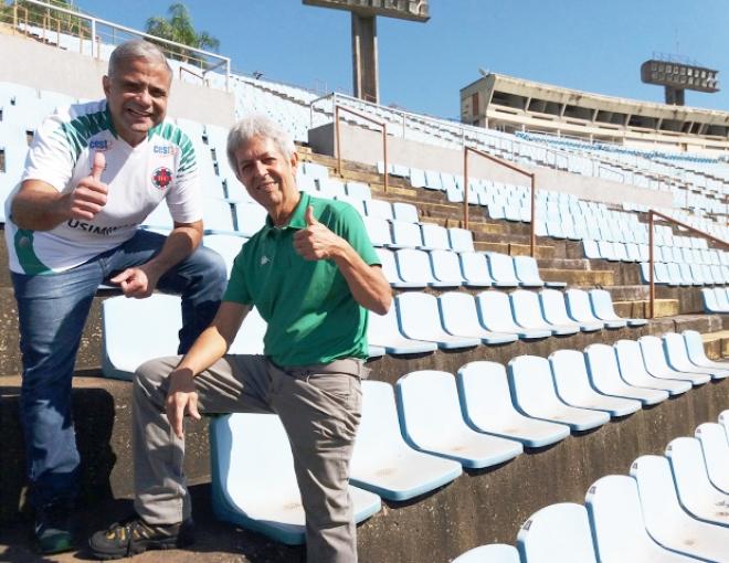 A seção “Relíquias do Vale”, do site www.vereadornardyellorocha.com.br, apresenta a história de pioneiros de diversos segmentos de Ipatinga e, este mês, destaca o fotógrafo Sérgio Roberto (D)