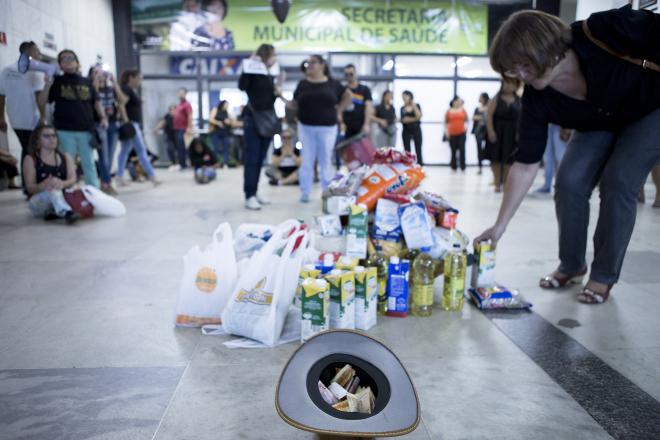 Desde o começo do ano servidores fazem protestos nos vários ambientes da Prefeitura de Ipatinga, cobrando a complementação 