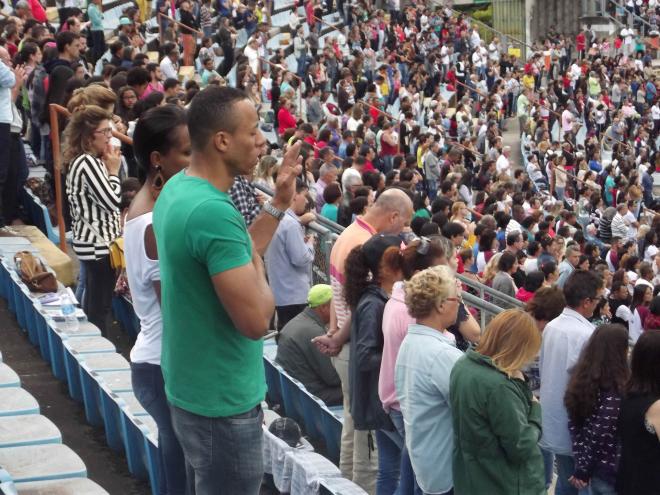 Público estimado em 2,7 mil pessoas ocupou as arquibancadas do Ipatingão 