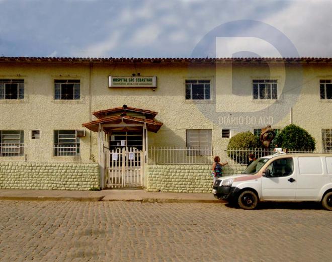 Hospital amanheceu fechado, por causa de destruição na noite anterior, em Dionísio 