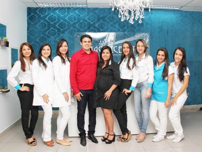 Equipe multiprofissional oferece tratamentos especializados, acompanhamento nutricional e atividades físicas