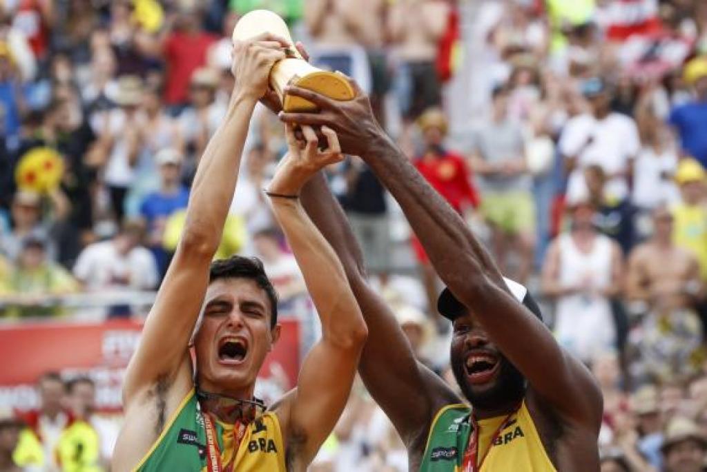 Evandro e André conquistam ouro no Mundial de Vôlei de Praia - Divulgação CBV