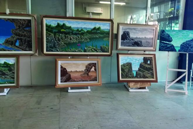 Os quadros podem ser admirados no Hall da prefeitura
