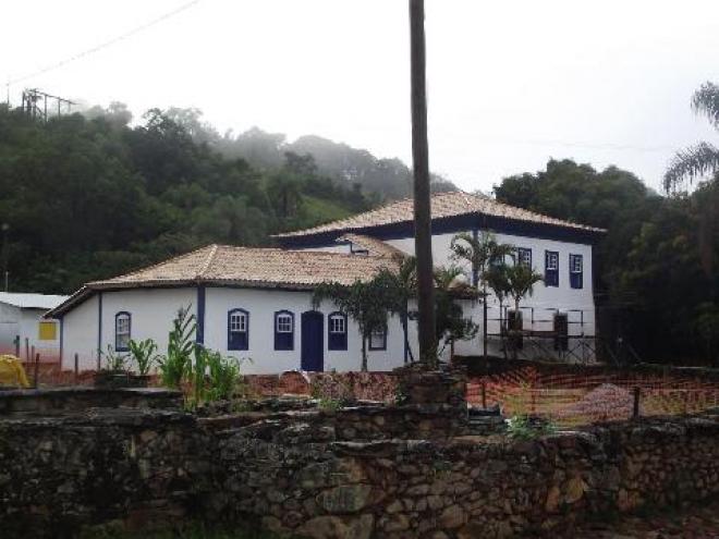 A fazenda data da segunda metade do século XVIII e pertenceu ao inconfidente Inácio José de Alvarenga Peixoto