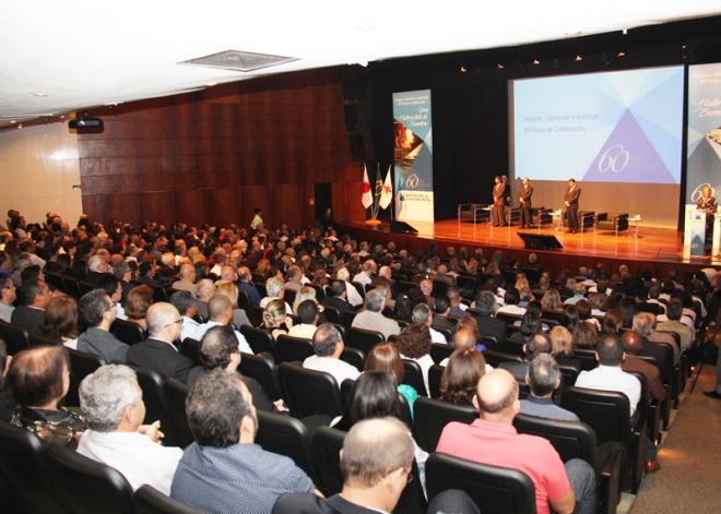 A celebração dos 60 anos de parceria com os japoneses lotou o Centro Cultural Usiminas