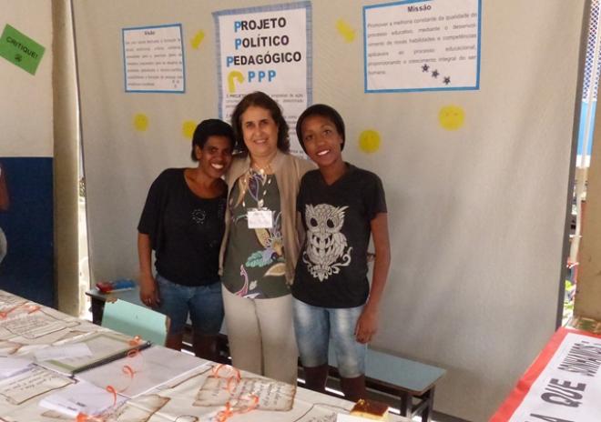 No sábado (19), também foi realizada mostra cultural na E. M. Terezinha Nívia. O PPP foi tema de um estande