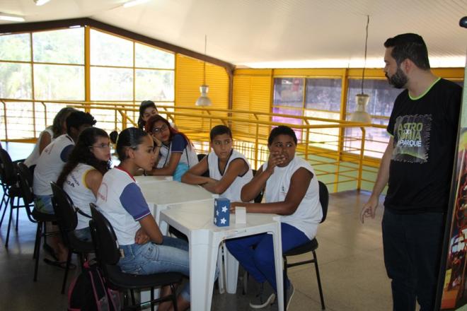 Aulas no Parque da Ciência estimula curiosidade de jovens sobre a astronomia 