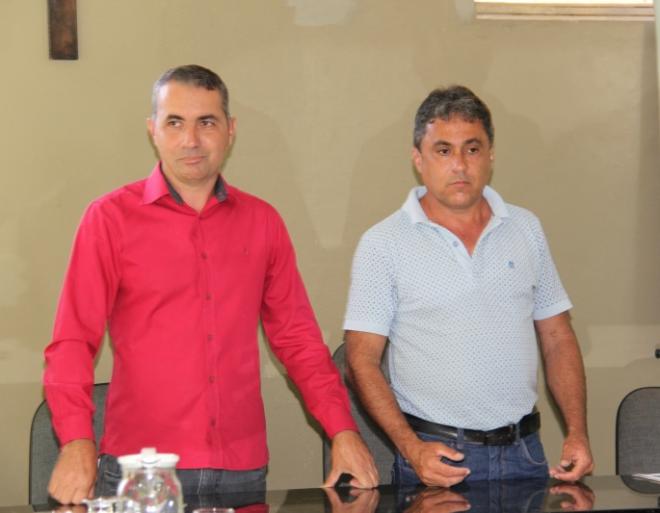Elcio Ataíde e Benedito de Assis ocupam o cargo de presidente da Câmara e prefeito interino, respectivamente  