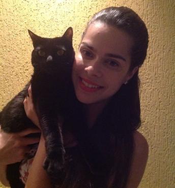 Marília Sten conta que a gatinha foi um presente para ela e toda sua família