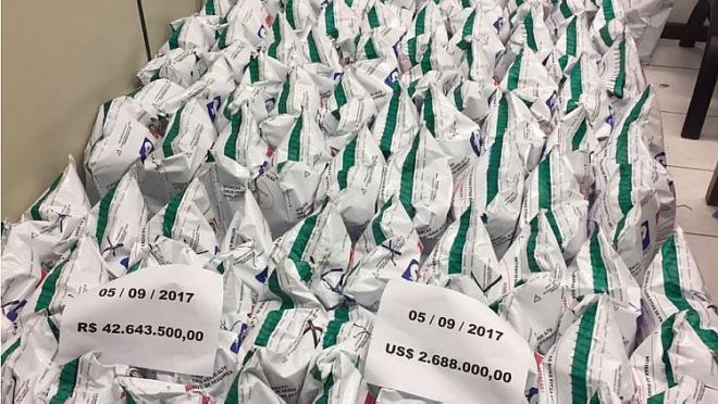 PF chegou ao valor de R$ 51 milhões, dos quais, R$ 42.643.500 mais US$ 2.688.000. O dinheiro será depositado em uma conta judicial. Se o proprietário não justificar a sua origem será “repatriado” à União. 