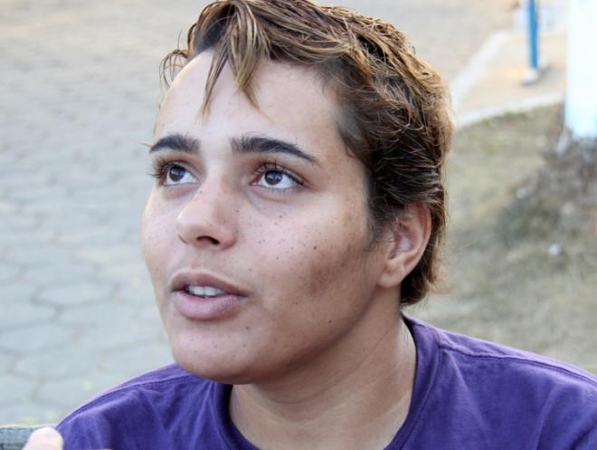 Maria Luiza Silva, 19 anos, estudante: Hoje estamos com um prefeito temporário devido às coisas que aconteceram nas eleições, mas, parcialmente, ele está sendo um excelente prefeito, fazendo as coisas direitinho. Entretanto, atinge muito a população pelo fato de ele não ser um prefeito fixo, porque muitas pessoas ficaram sem ter o que havia sido prometido no período das eleições. E a gente tem muita coisa que precisa melhorar na saúde. 