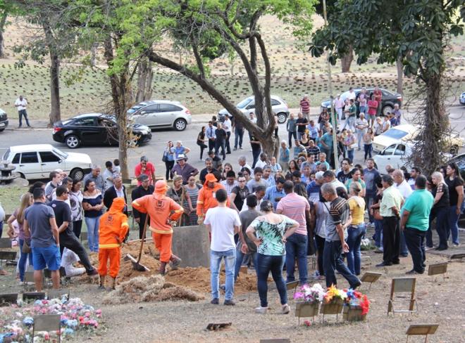 O jornalista Daniel Borges Pereira foi sepultado no Cemitério Parque Senhora da Paz, em Ipatinga