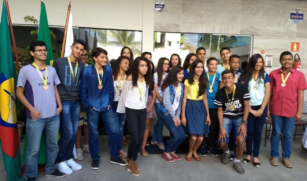 A rede municipal participou com mais de 30 alunos da Olimpíada de Matemática. Deste total, seis receberam medalhas referentes ao ano de 2016.