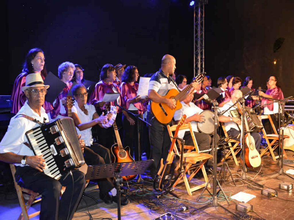 Coral Humanizar - Dia do Idoso em Timóteo 