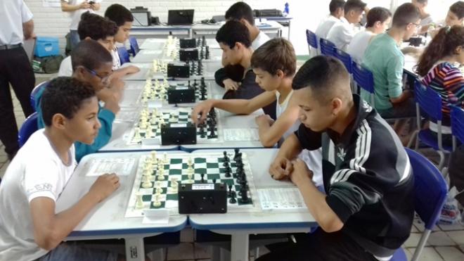 Alunos da escola Estadual Zacarias Roque em Fabriciano e Municipal de Timóteo disputaram várias partidas
