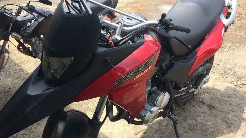 Moto roubada no Melo Viana foi encontrada abandonada no bairro Caladão 