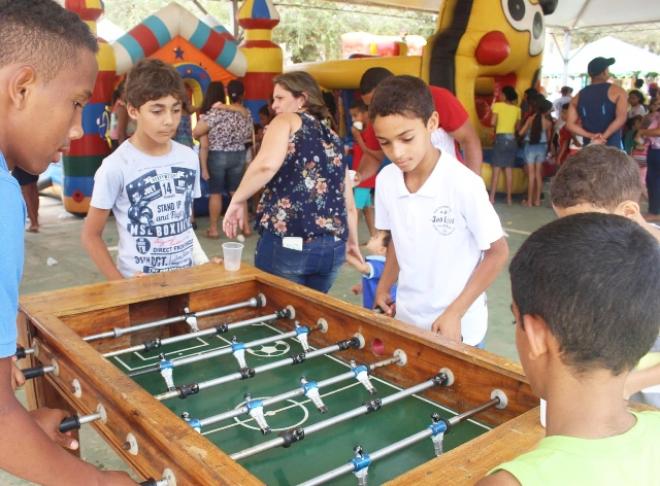 Meninada pôde se divertir, inclusive com jogos interativos 