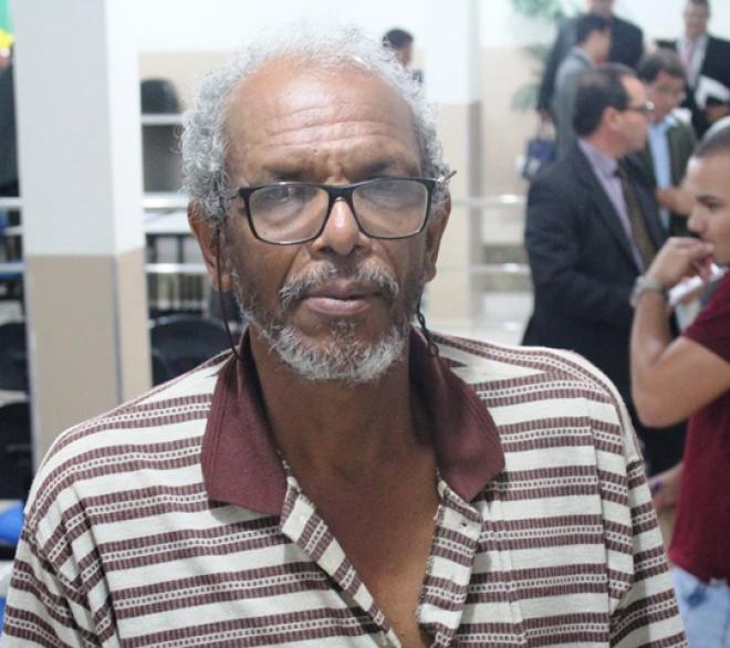 Agostinho Batista, do Córrego Sirene, foi acompanhar a sessão  