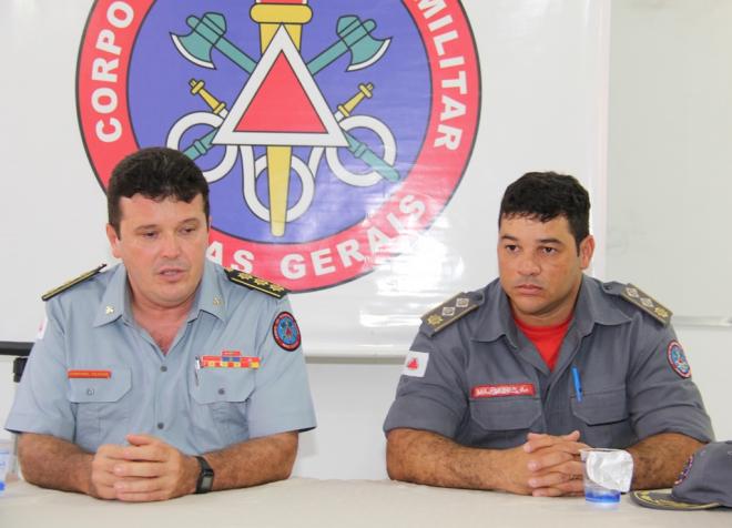 A informação foi divulgada pelo coronel Silvane Givisiez (E) e pelo major Nunes 