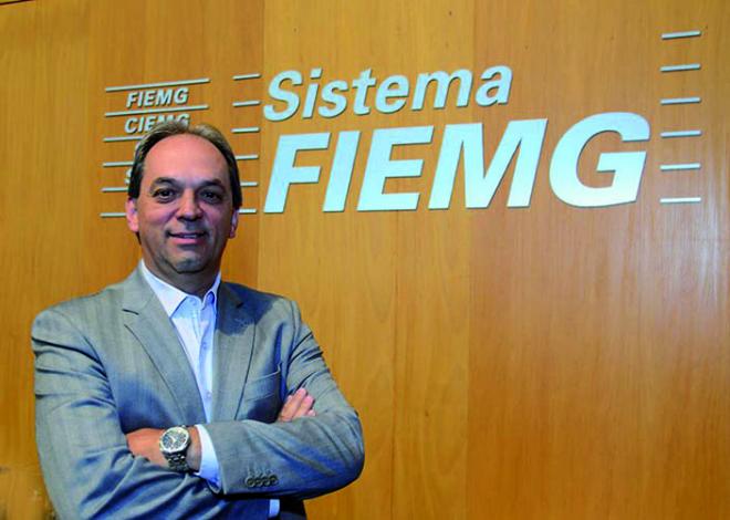 Luciano Araújo se mantém na presidência do Sindivest