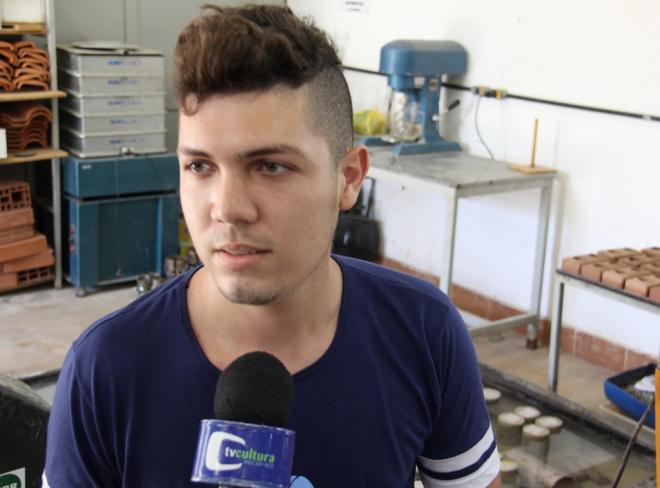 Dannilo Júnior é um dos alunos que participam do projeto 