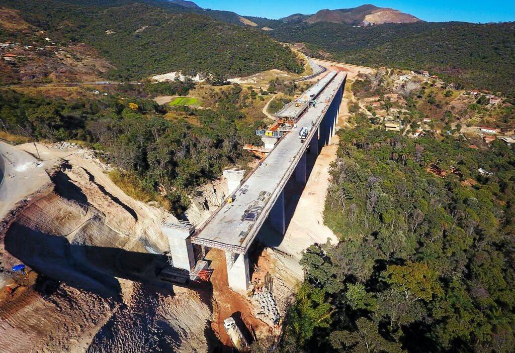 Vários trechos da BR-381 entre o Vale do Aço e Belo Horizonte estão em obras e intervenções demandam frequentes interrupções 