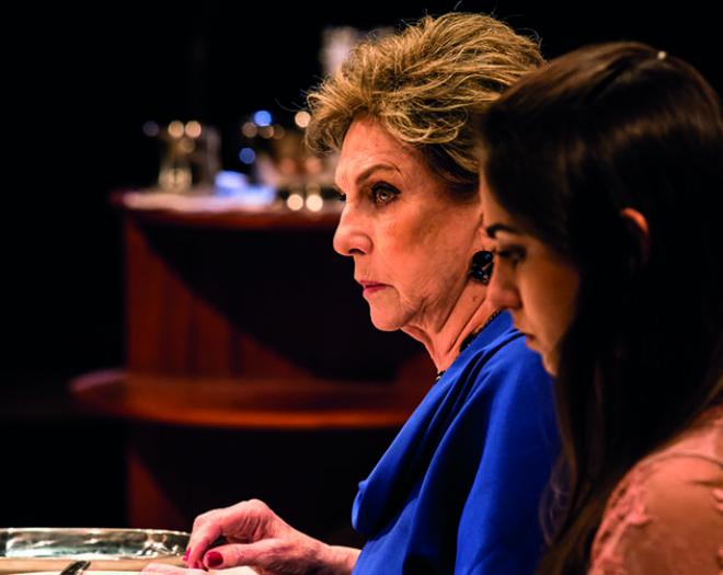 Susana Faini protagoniza peça teatral em Ipatinga