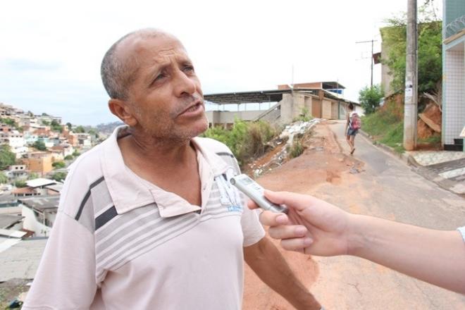 José Geraldo fica aborrecido com a situação da rua