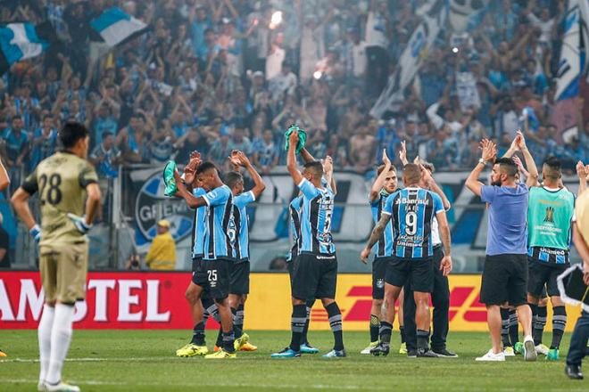 Ao final da partida, jogadores agradeceram à torcida pelo apoio, que foi fundamental para o alcance de uma vitória