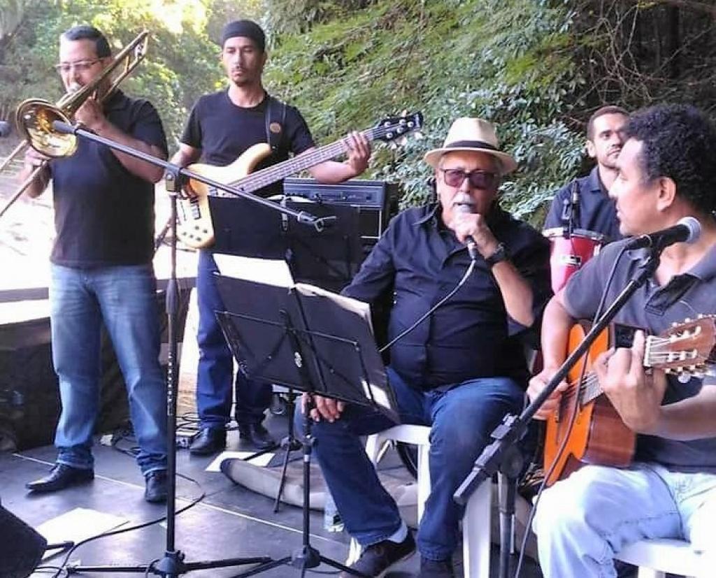 O Samba X há 3 anos faz, brilhantemente, a sua parte para conservar o estilo