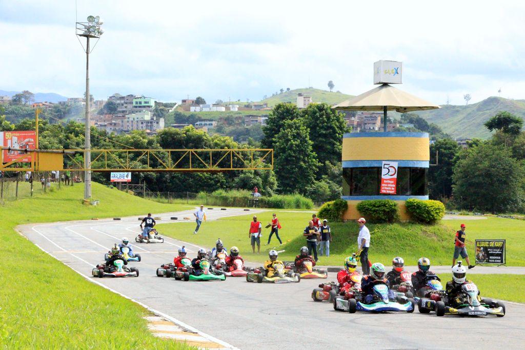 Domingo, 9h, terá emoção nas pistas do Kartódromo Emerson Fittipaldi