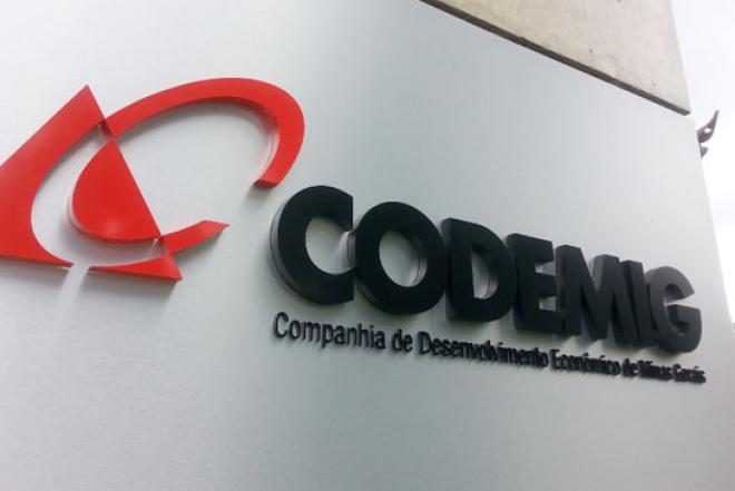 Além da remuneração mensal, os contratados farão jus aos benefícios concedidos pela Codemig aos seus empregados