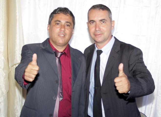 O atual prefeito interino, Ditinho (PSDB), e o presidente da Câmara, Elcinho (PMDB), foram os vencedores da eleição suplementar