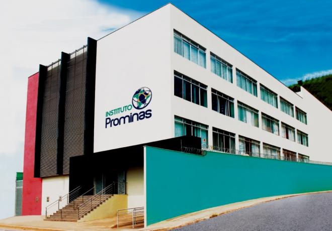 Prédio da Faculdade Prominas, na avenida Acesita, no bairro Olaria, em Timóteo