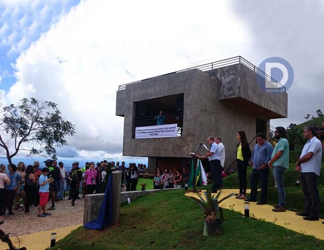 Mirante foi inaugurado na manhã deste sábado, no Pico Jacroá, em Marliéria 