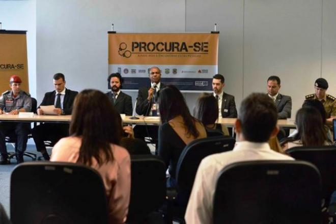 O projeto busca a prisão de indivíduos foragidos da Justiça, com mandados de prisão em aberto