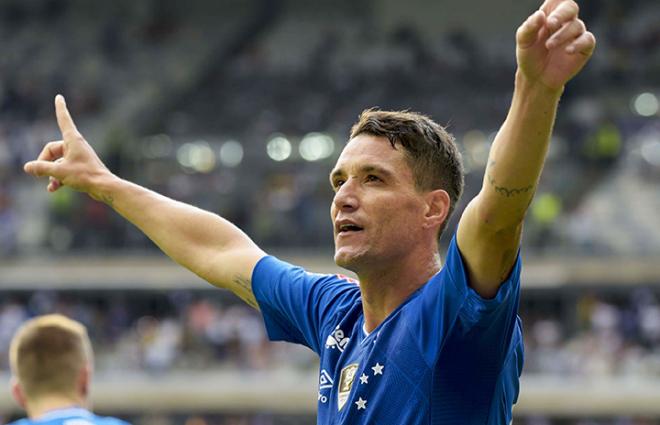 Thiago Neves (TN30), curiosamente, recebeu 30 votos  na indicação do Craque do Ano 