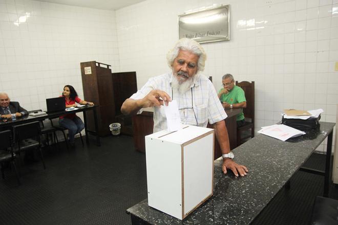 Ayrton Dias foi um dos apoiadores da Chapa 2, por  acreditar no trabalho e na experiência administrativa  de Silvestre e seu grupo