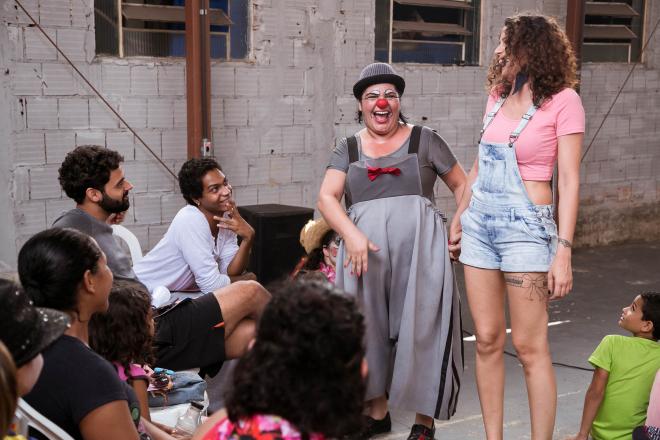 A atriz Claudiane Dias dá vida à Cacacreuzacrodiomira