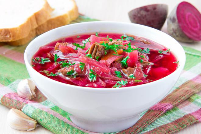 Borsch é prato da cozinha russa, preparado à base de beterraba