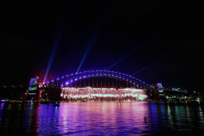 Queima de fogos marca a chegada de 2018, na cidade de Sydney, capital da Austrália