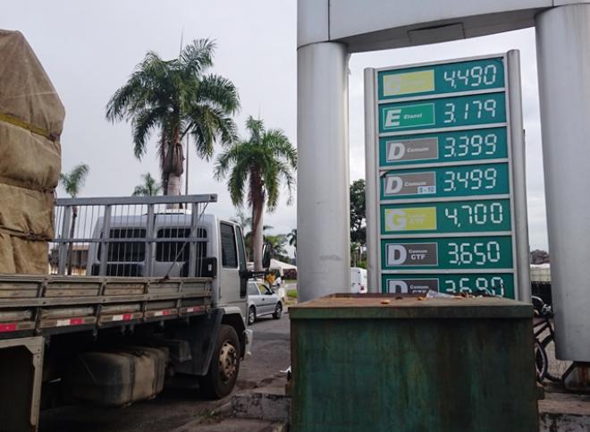 Preços dos combustíveis em um posto de Ipatinga, nesta quarta-feira (3)