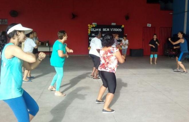 Atividades envolvem exercícios físicos, dinâmica de grupo, confraternizações e jogos lúdicos