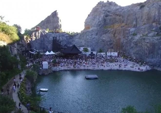 Pedreira, em Guarapari sedia o Festival de Verão até 28 de fevereiro 